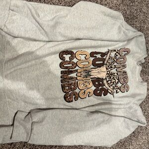 Gray Crew Neck Sweater with Ribbed Cuffs